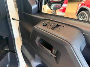 Toyota Quantum 2.8 LWB panel van manual - Image 22