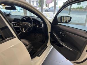 BMW 3 Series 318i Sport Line - Image 20