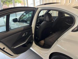 BMW 3 Series 318i Sport Line - Image 25