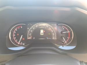 Toyota RAV4 2.0 VX - Image 11