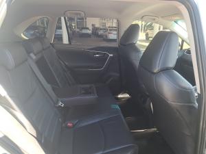 Toyota RAV4 2.0 VX - Image 17