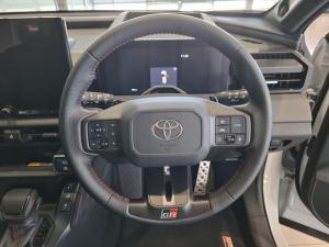 Toyota RAV4 2.5 GR-S Hybrid CVT E-FOUR - Image 8