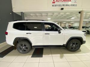 Toyota Landcruiser 300 V6 3.3D GR-S - Image 3
