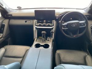 Toyota Landcruiser 300 V6 3.3D GR-S - Image 6