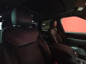 Land Rover Discovery 3.0 TD S - Image 12