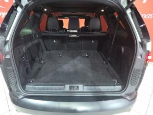 Land Rover Discovery 3.0 TD S - Image 14
