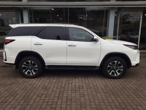 Toyota Fortuner 2.4GD-6 4X4 automatic - Image 3