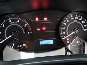 Toyota Hilux 2.4 GD Single Cab F/DECK - Image 9