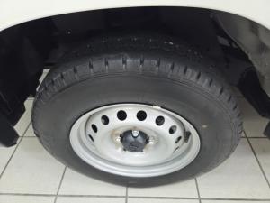 Toyota Hilux 2.4 GD Single Cab F/DECK - Image 11
