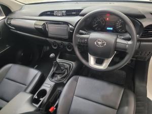 Toyota Hilux 2.4 GD-6 4X4 Single Cab F/DECK - Image 6