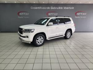 Toyota Land Cruiser 200 V8 4.5D VX-R automatic - Image 13