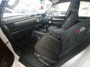 Toyota Hilux 2.4 GD-6 SR 4X4D/C - Image 7