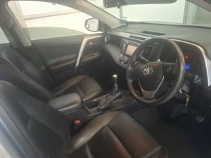 Toyota RAV4 2.2D-4D GX - Image 12
