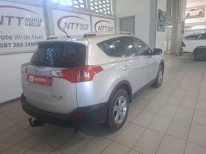 Toyota RAV4 2.2D-4D GX - Image 2