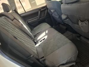 Toyota Prado VX 4.0 V6 automatic - Image 15