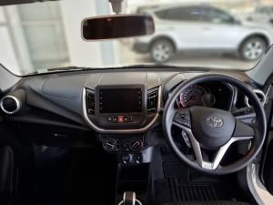 Toyota Vitz 1.0 XR AMT - Image 6