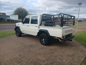 Toyota Land Cruiser 79 2.8 GD-6D/C - Image 14
