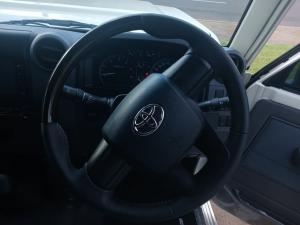 Toyota Land Cruiser 79 2.8 GD-6D/C - Image 8