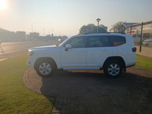Toyota Landcruiser 300 V6 3.3D GX-R - Image 11