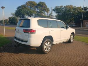 Toyota Landcruiser 300 V6 3.3D GX-R - Image 2