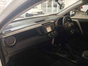 Toyota RAV4 2.0 GX automatic - Image 7