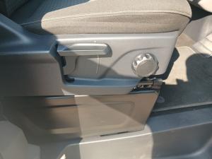 Volkswagen Transporter Kombi 2.0 TDi Commerce automatic - Image 16