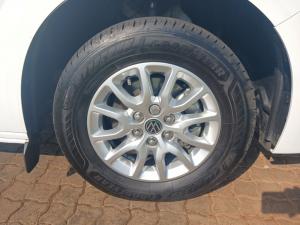 Volkswagen Transporter Kombi 2.0 TDi Commerce automatic - Image 18