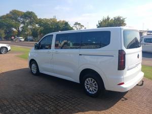 Volkswagen Transporter Kombi 2.0 TDi Commerce automatic - Image 19
