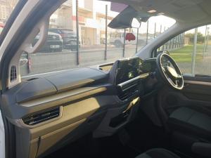 Volkswagen Transporter Kombi 2.0 TDi Commerce automatic - Image 7