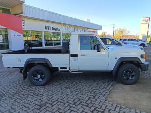 Toyota Land Cruiser 79 2.8 GD-6S/C automatic - Image 3