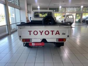 Toyota Land Cruiser 79 2.8 GD-6S/C automatic - Image 5