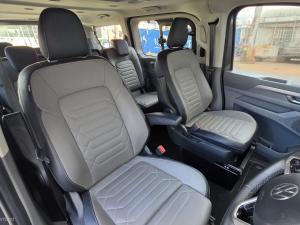Volkswagen Transporter Kombi 2.0TDi Life automatic - Image 14