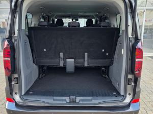 Volkswagen Transporter Kombi 2.0TDi Life automatic - Image 17