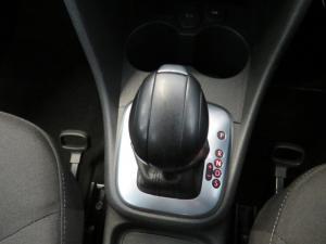 Volkswagen Polo Vivo 1.6 Life TIP - Image 11