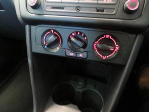 Volkswagen Polo Vivo 1.4 Trendline - Image 12