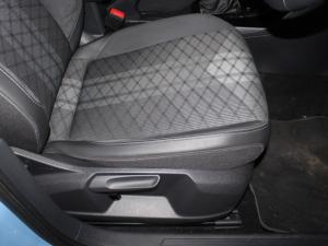 Volkswagen T-CROSS 1.0 TSI R-LINE DSG - Image 17