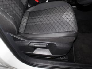 Volkswagen T-CROSS 1.0 TSI R-LINE DSG - Image 17