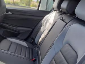 Volkswagen Golf 1.4 TSI R-LINE + Tiptronic - Image 15