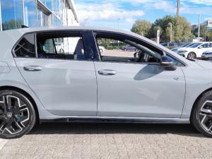 Volkswagen Golf 1.4 TSI R-LINE + Tiptronic - Image 20