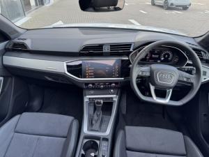 Audi Q3 35 Tfsi Stronic Black Edition - Image 6