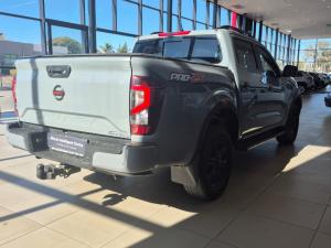 Nissan Navara 2.5DDTI PRO-2X automatic D/C - Image 2