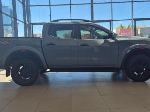 Nissan Navara 2.5DDTI PRO-2X automatic D/C - Image 3