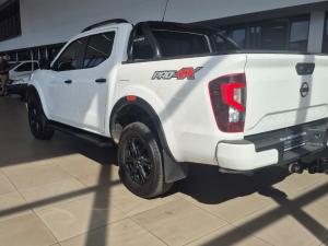 Nissan Navara 2.5DDTI PRO-4X 4X4 automatic D/C - Image 8