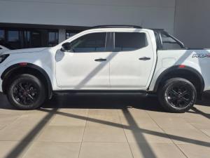 Nissan Navara 2.5DDTI PRO-4X 4X4 automatic D/C - Image 9