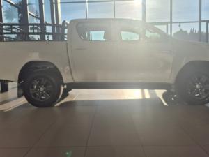 Toyota Hilux 2.4 GD-6 Raider 4X4D/C - Image 3