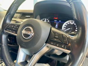 Nissan Navara 2.5D LE 4X2 automatic D/C - Image 6