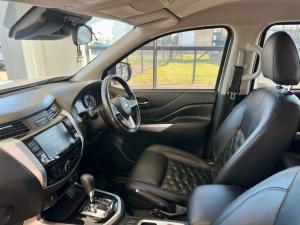 Nissan Navara 2.5D LE 4X2 automatic D/C - Image 7