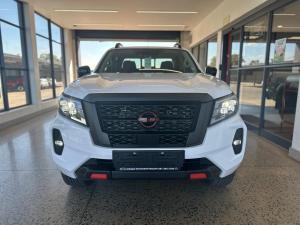 Nissan Navara 2.5DDTI PRO-2X automatic D/C - Image 4