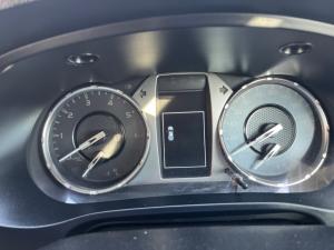 Toyota Hilux 2.4 GD-6 Raider 4X4 automaticD/C - Image 11