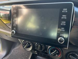 Toyota Hilux 2.4 GD-6 Raider 4X4 automaticD/C - Image 14